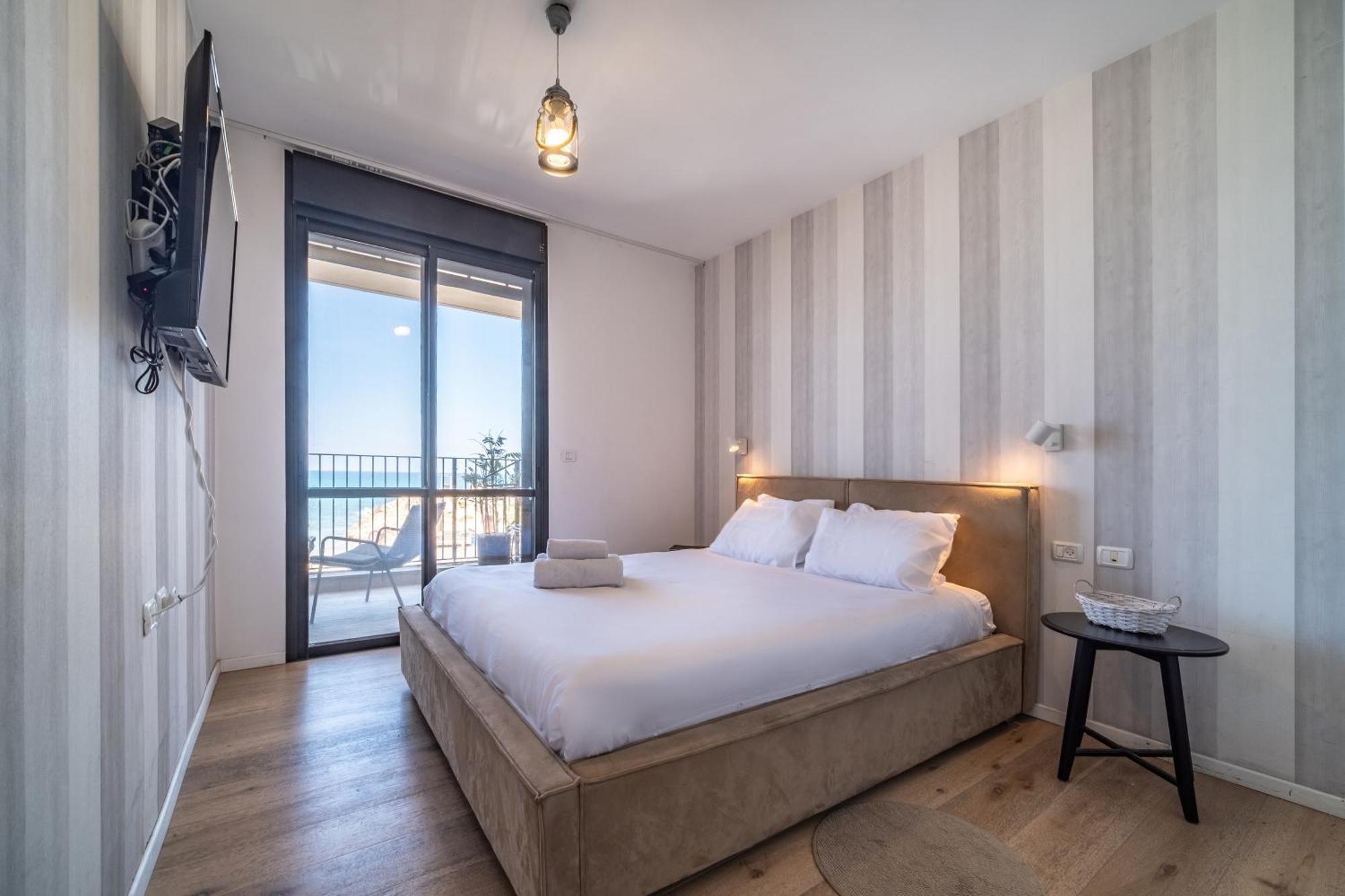 Апартаменти Bat Galim Full Sea View Balcony By Sea N' Rent Хайфа Екстер'єр фото